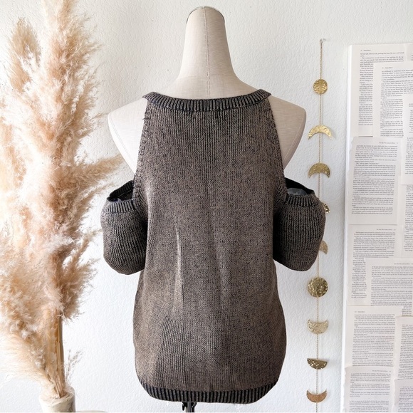 SPLENDID Surrey Marl Cold Shoulder Wool Knit V Neck Top - Picture 10 of 14